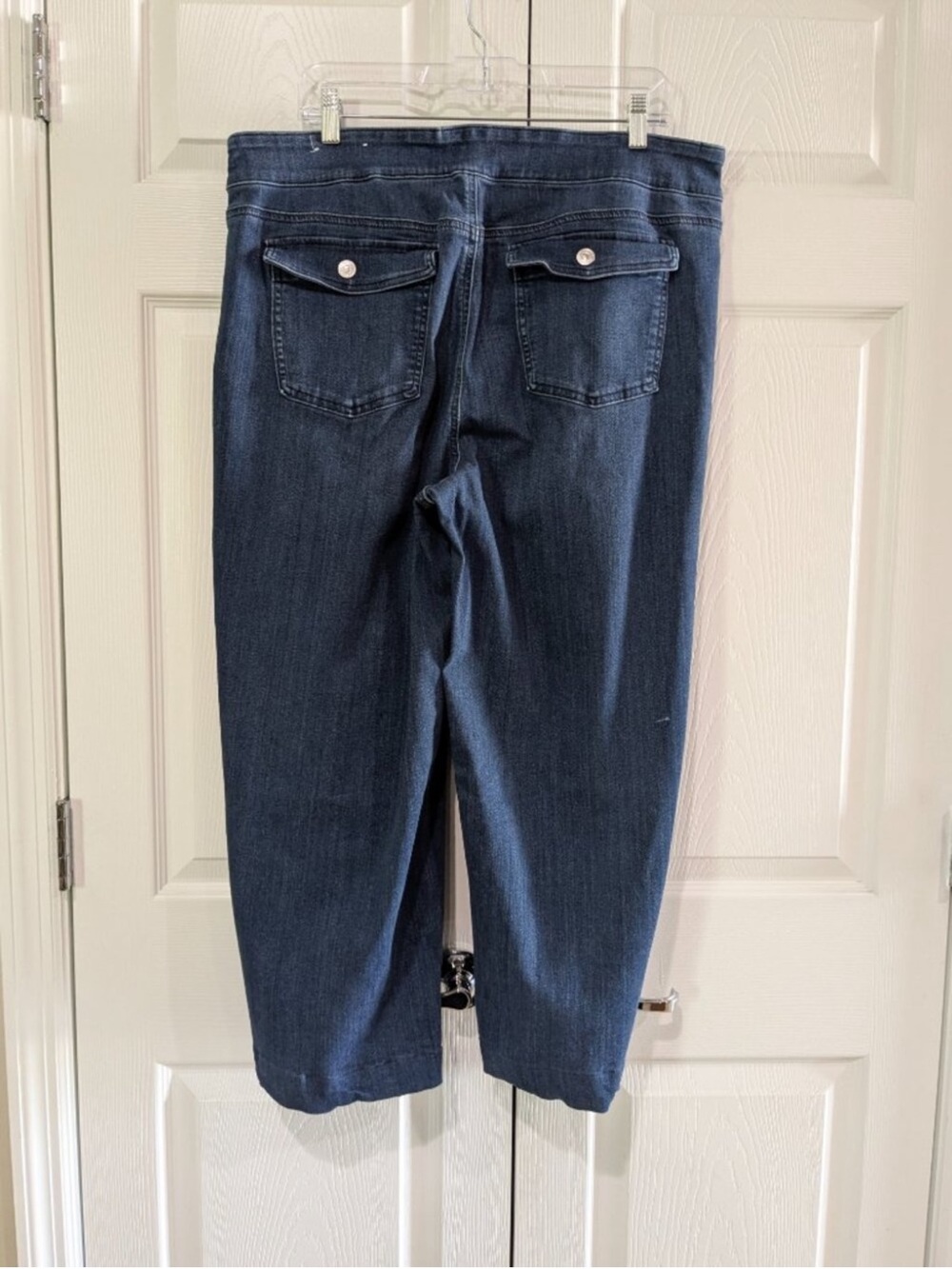 Chico's Women's Wide Leg Ankle Capri Jeans, Blue, Size 3R/16R - Picture 2 of 5